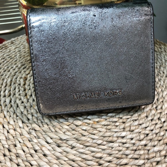 Michael Kors  Silver Wallet Small - Picture 1 of 6